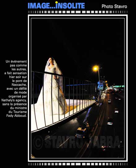 photo stavro - Dfil de mode sur le pont de Naccache